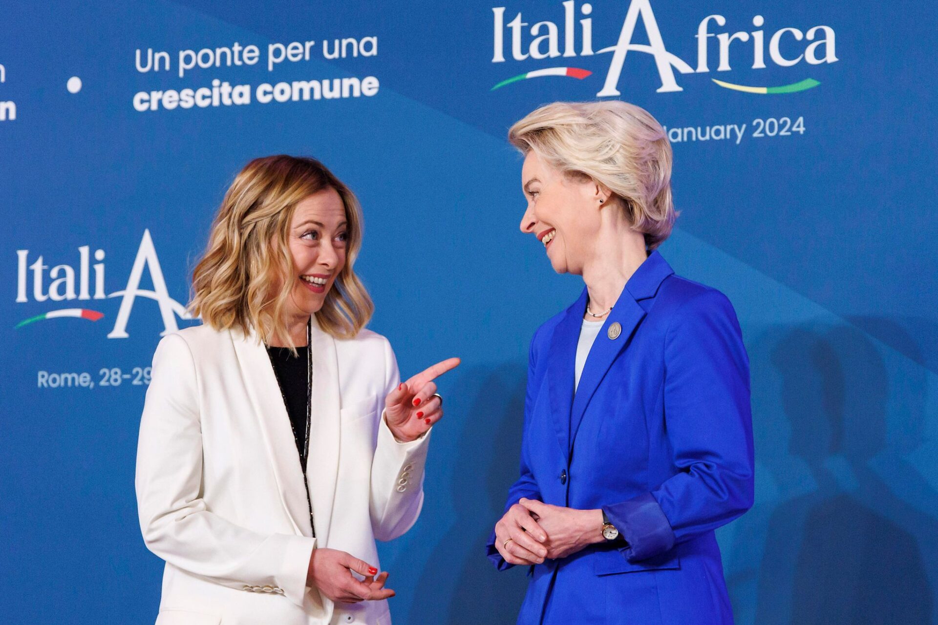 Meloni e von der Leyen al telefono dopo il vertice con Trump: spiragli per un accordo UE-USA sulle tariffe
