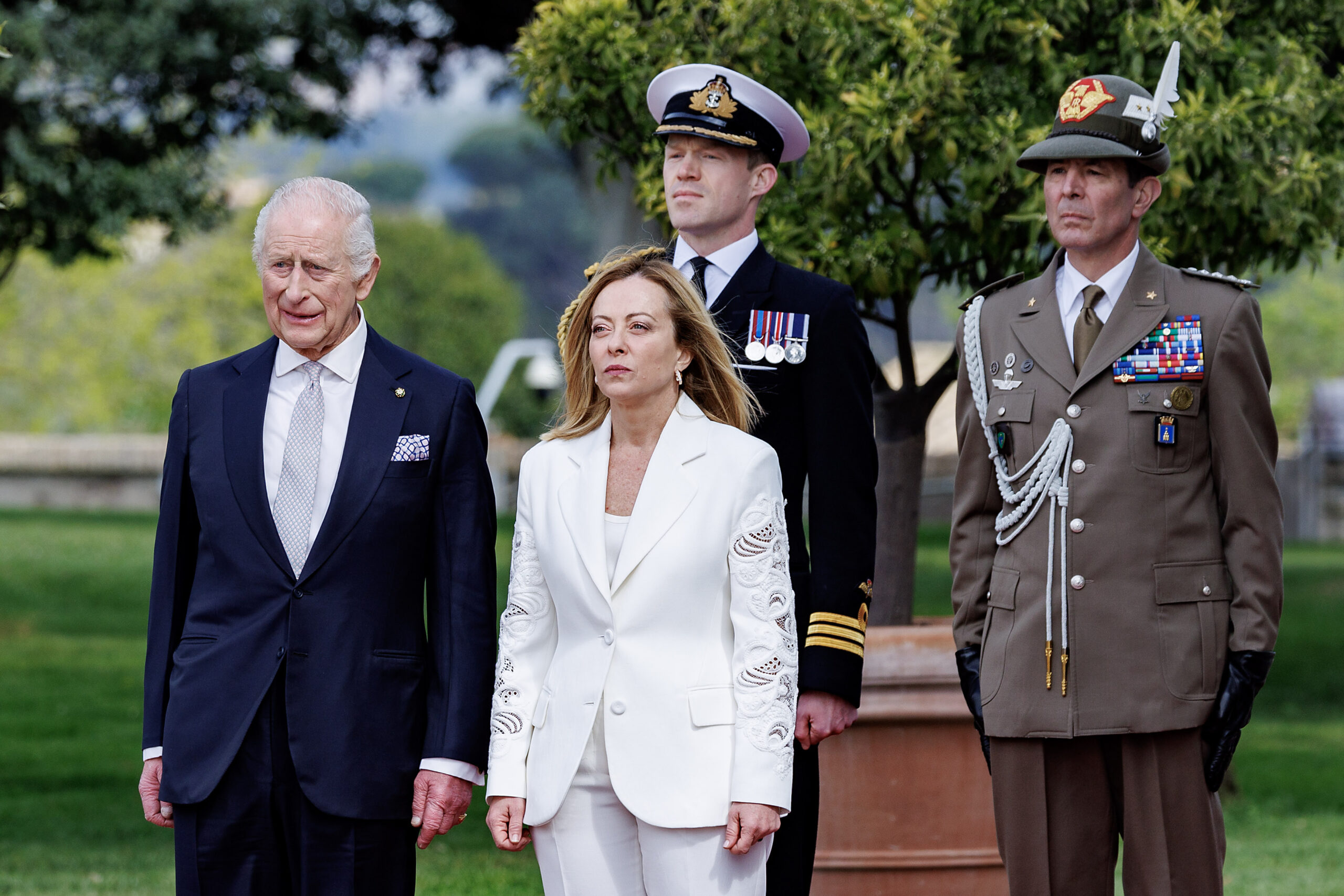 “Italia, Serva di Due Padroni: Il Segreto Svelato da Paolo Borgognone”