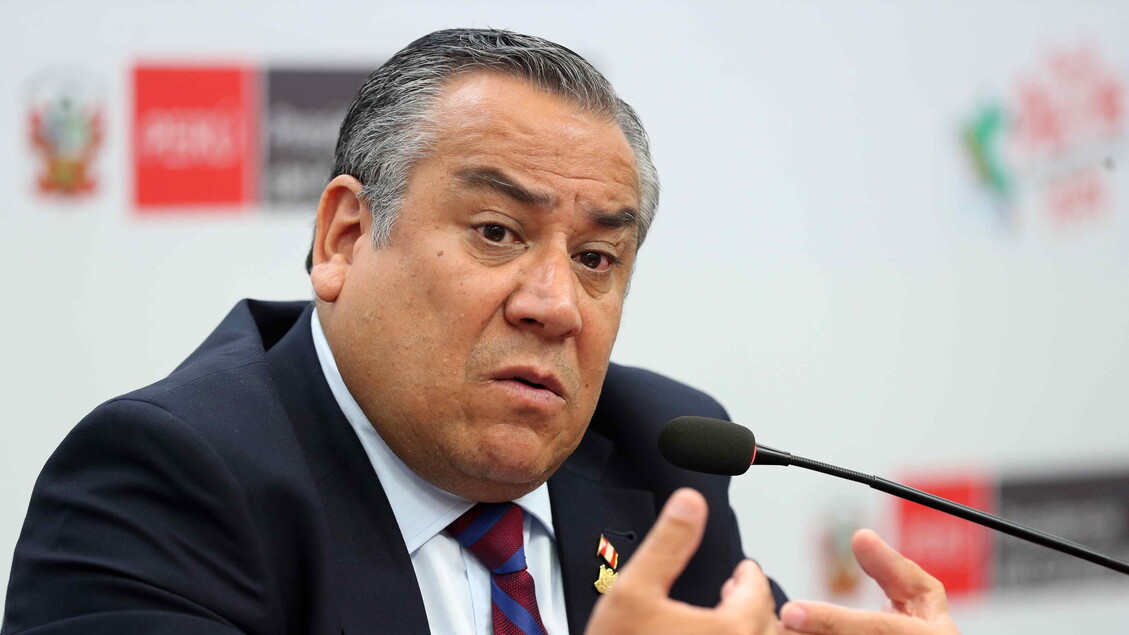 Crisi della sicurezza in Perù: il primo ministro Adrianzén rassegna le dimissioni