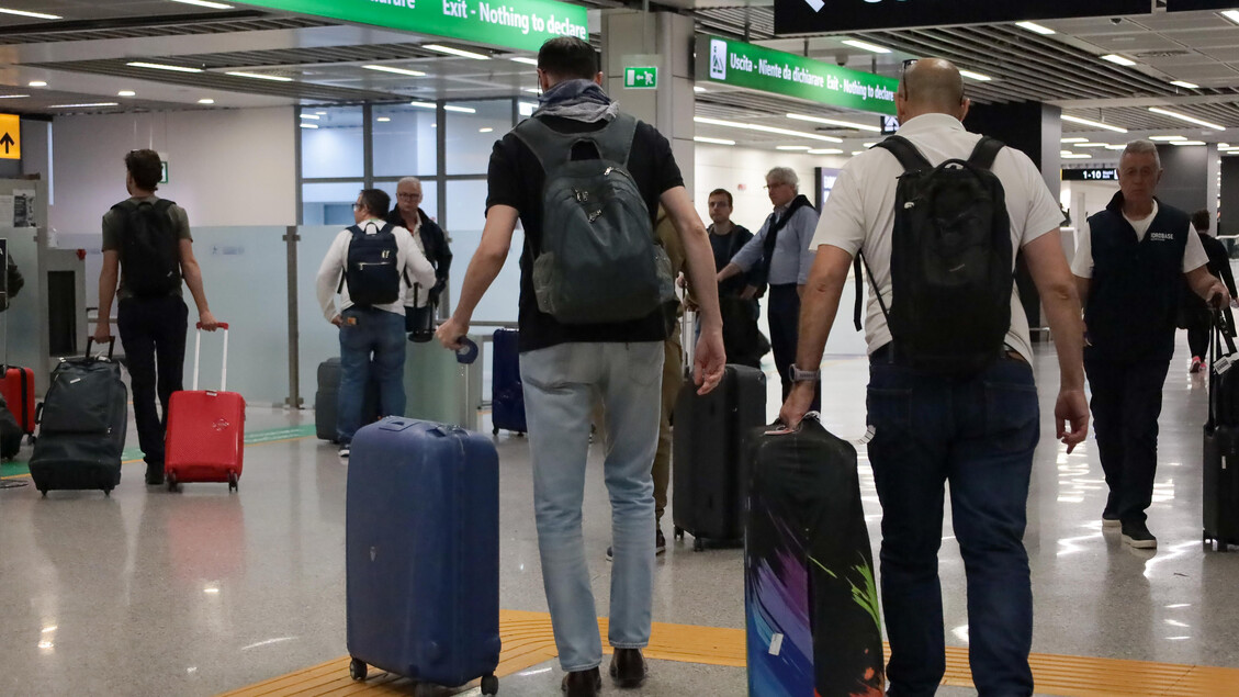 Rientro a Roma di un centinaio di italiani dalla Libia dopo la crisi