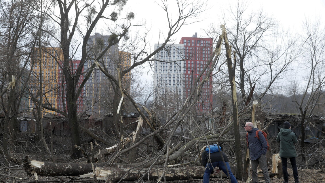 Bilancio del bombardamento russo sulla regione di Kiev aumenta a tre vittime