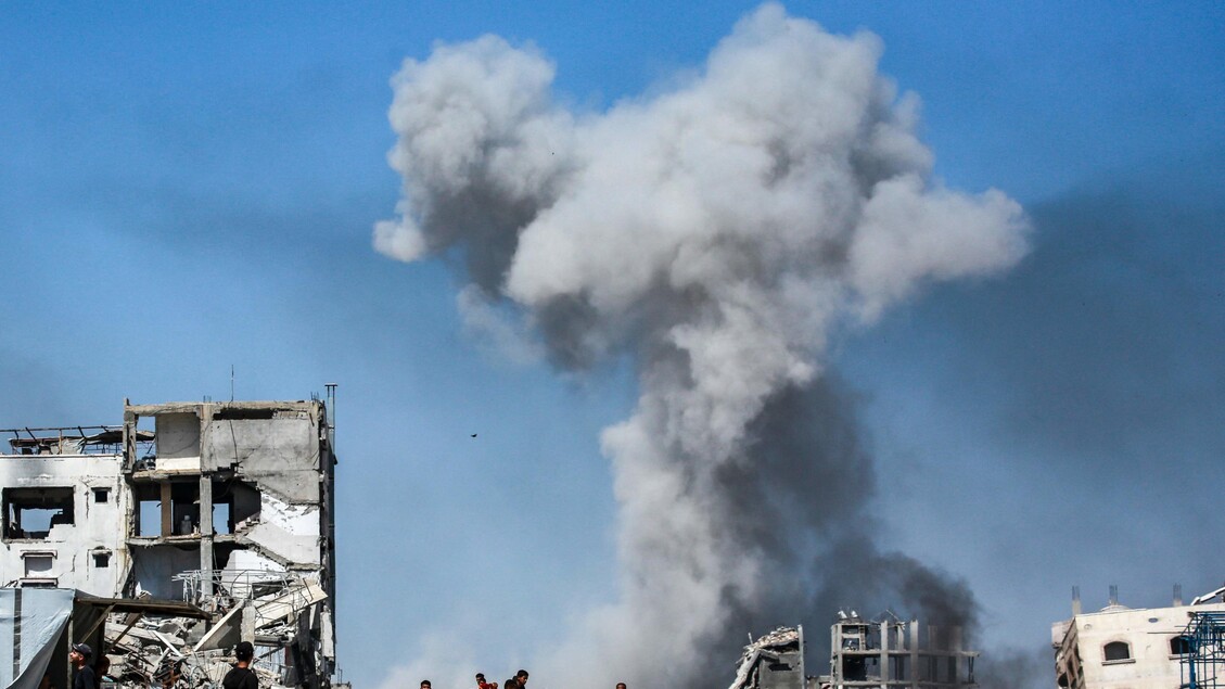 Raid aereo israeliano colpisce una scuola a Gaza: 25 vittime e 60 feriti