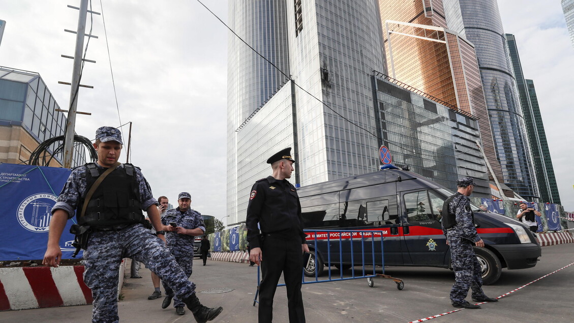 Mosca, abbattuti 296 droni ucraini durante la notte recente