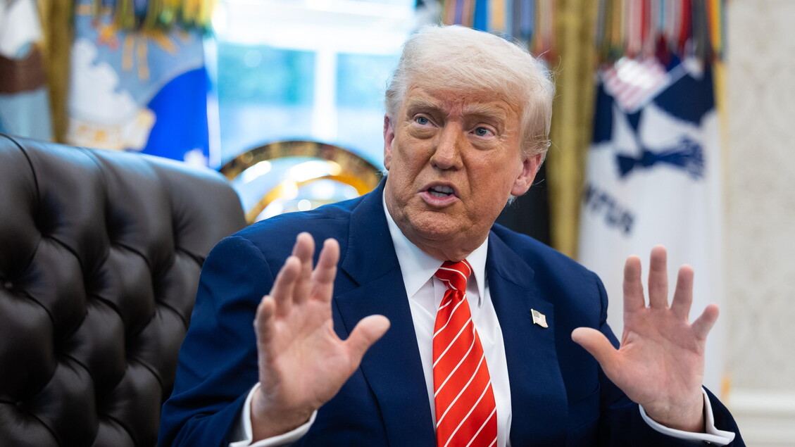 Trump impone divieti di viaggio negli Stati Uniti per 12 nazioni