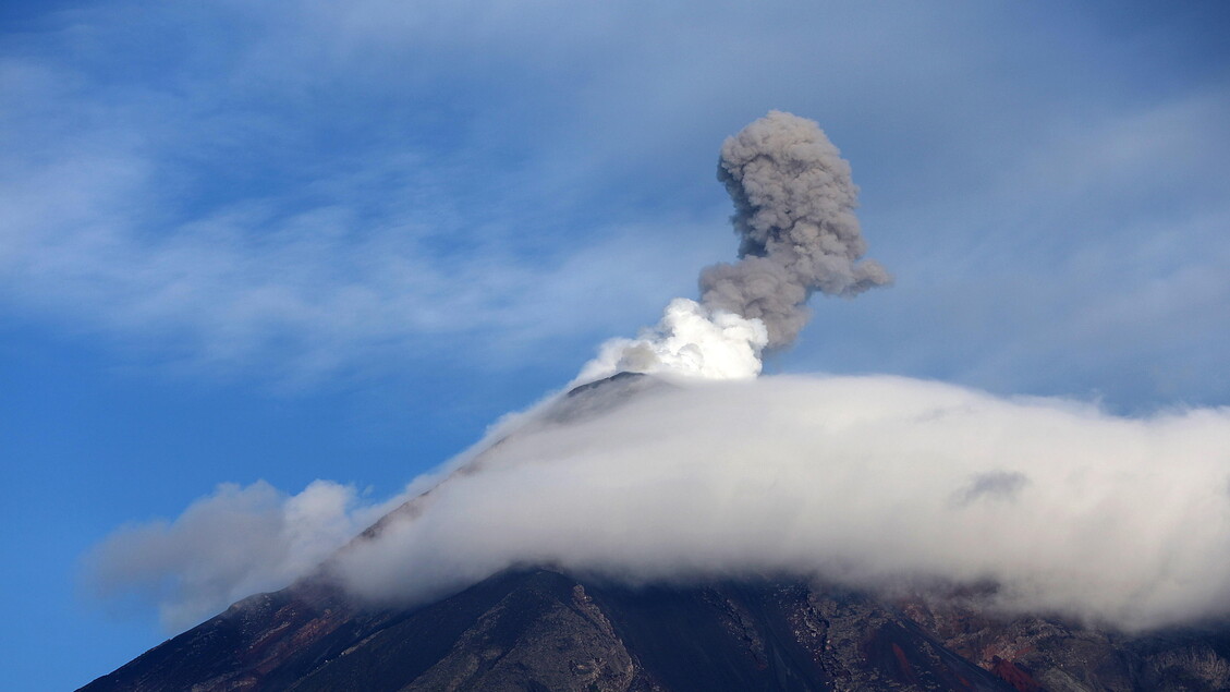 Guatemala: si conclude dopo 30 ore l’eruzione del vulcano Fuego