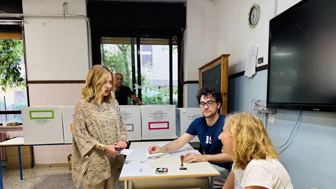 Referendum: seggi aperti in tutta Italia fino alle ore 15 di oggi