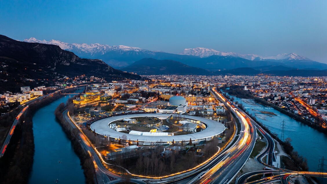 Il supermicroscopio più avanzato al mondo festeggia il suo quinto anniversario