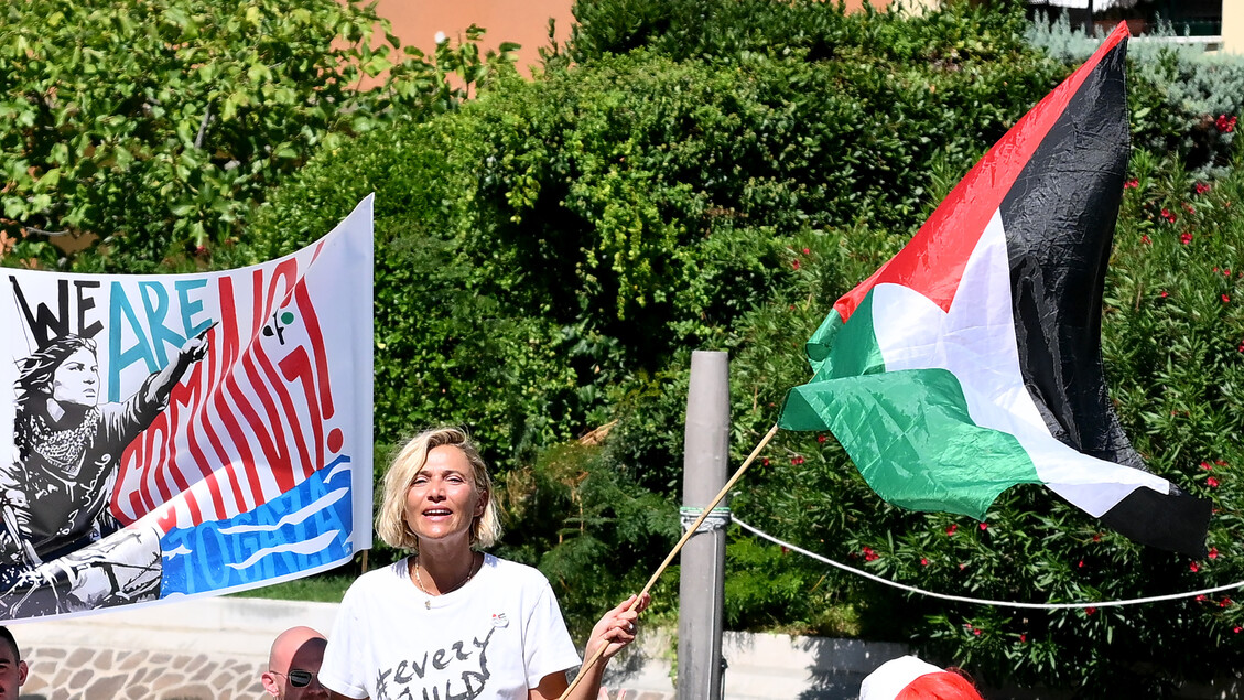 Fermata al Lido: Anna Foglietta e Laika protagoniste di Flotilla