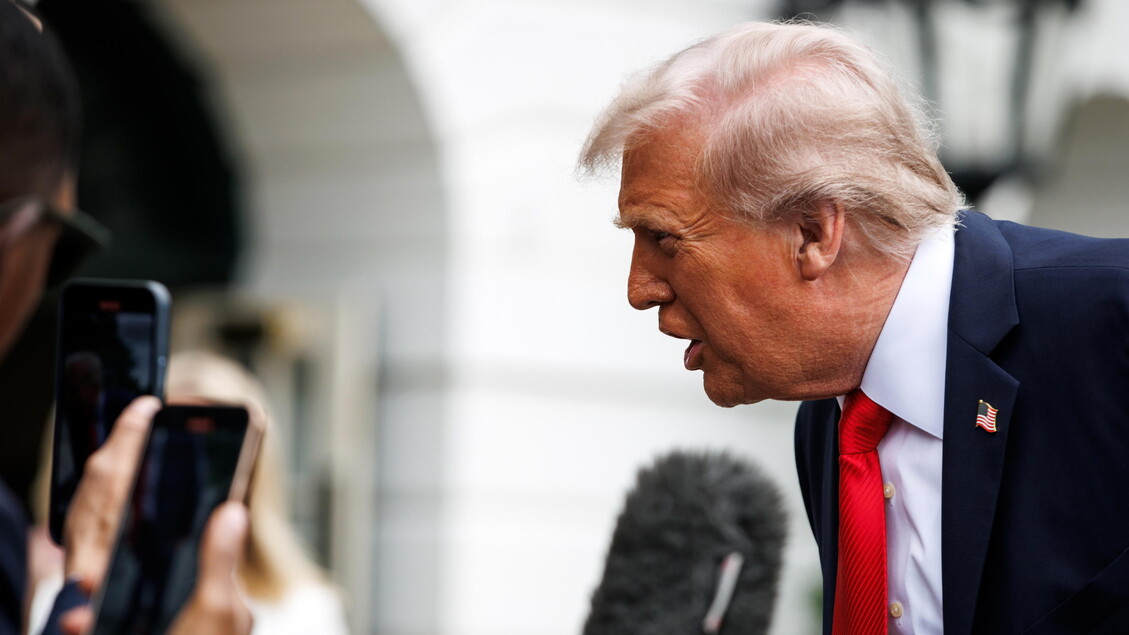 Il 57% degli statunitensi esprime un giudizio negativo su Trump, secondo un sondaggio NBC