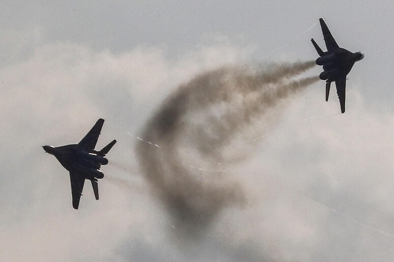 Mosca: i jet russi non avrebbero infranto lo spazio aereo estone