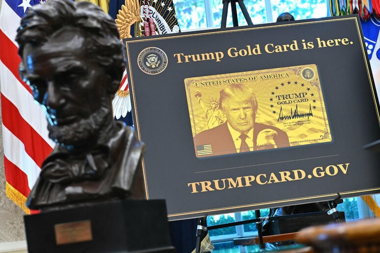 Trump lancia la ‘gold card’: il visto d’oro avrà un costo di un milione