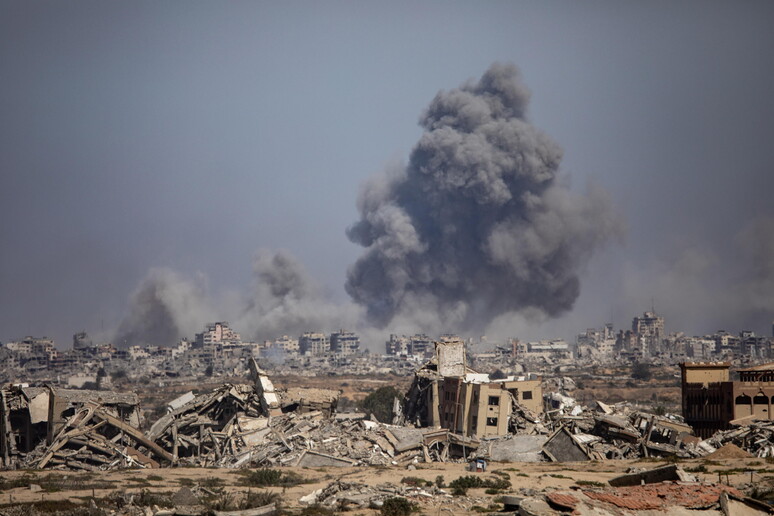 Hamas: ‘Israele continua l’offensiva, oggi si contano 70 vittime’