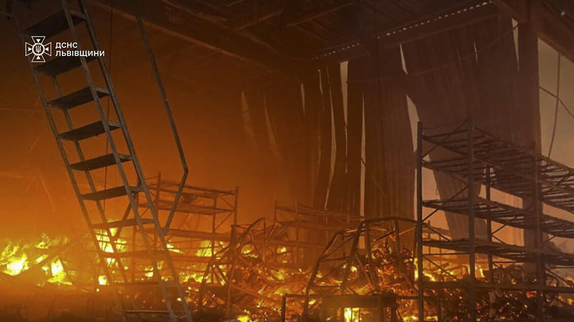 Ucraina: attacco aereo su Leopoli, 110 italiani a bordo di un treno in fuga