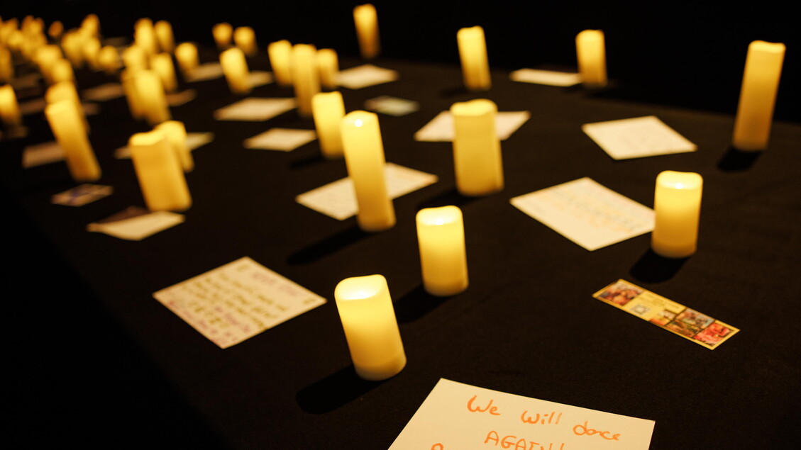 Famiglie delle vittime del 7 ottobre si riuniscono sul luogo dell’attacco