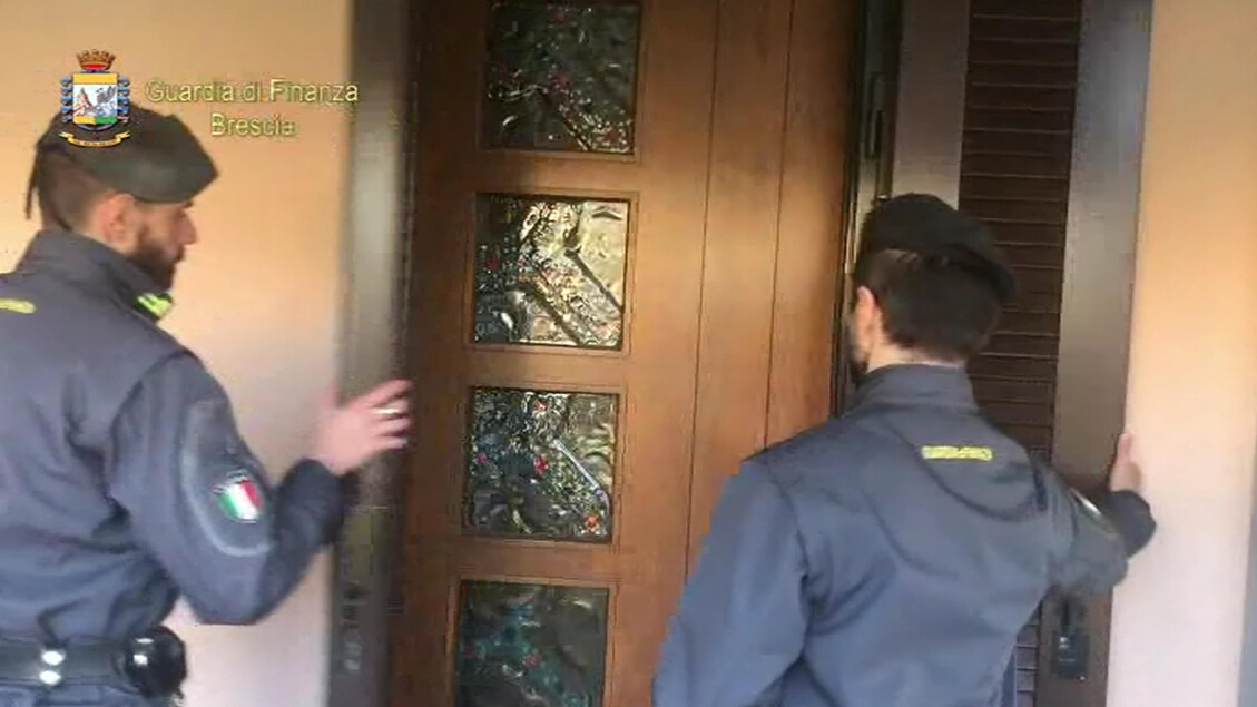 Imprenditore colpito nel Bresciano: la Guardia di Finanza arresta otto persone