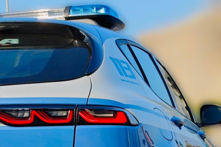 Una donna aggredita e abusata dopo aver cercato di comprare droga