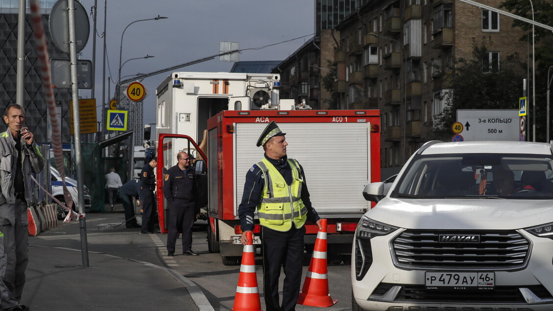 Drone ucraino colpisce un edificio residenziale: cinque persone ferite