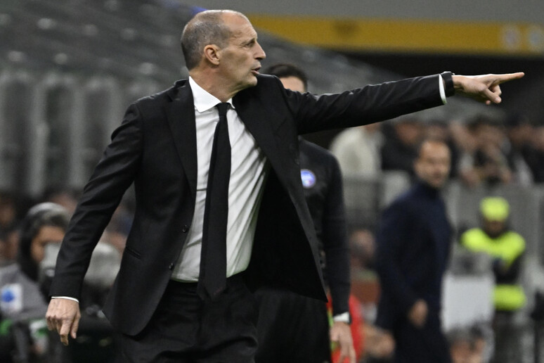 Milan: Allegri esprime delusione per il pareggio, ma guarda al futuro